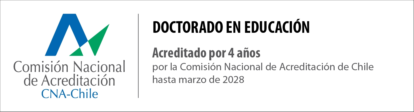 Este es un aviso de acreditación para un programa de doctorado en educación en Chile.