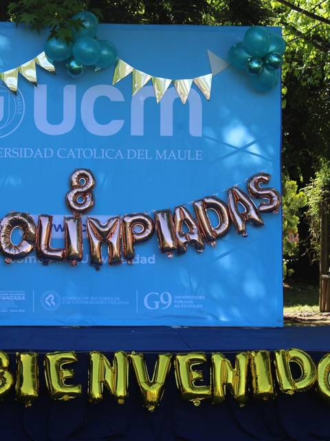Una decoración de bienvenida para un evento relacionado con las Paralimpiadas en la Universidad Católica del Maule.