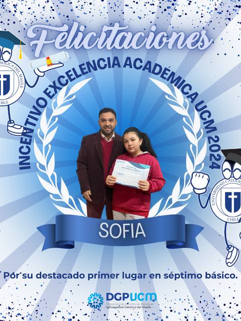 Una joven recibe un reconocimiento por su excelencia académica junto a un adulto en un ambiente festivo.