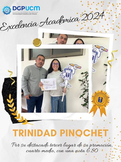 Una estudiante celebra su reconocimiento por excelencia académica junto a un adulto.