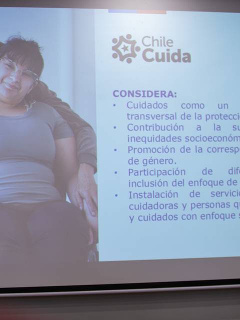 Una presentación sobre la importancia del cuidado en el contexto social en Chile.