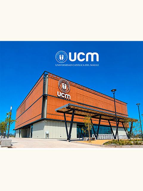 La Universidad Católica del Maule se destaca con su moderna infraestructura en un día soleado.