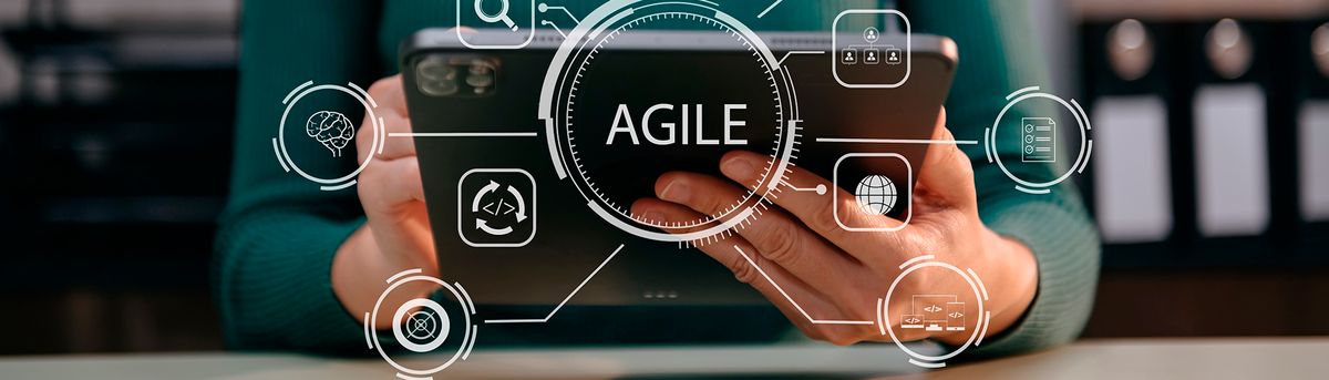 Una persona sostiene una tablet mientras se muestra el concepto de 'Agile' rodeado de íconos relacionados con la tecnología.