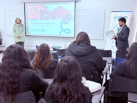Una presentación en la UCM donde se habla sobre 'Semillas de Autonomía'.