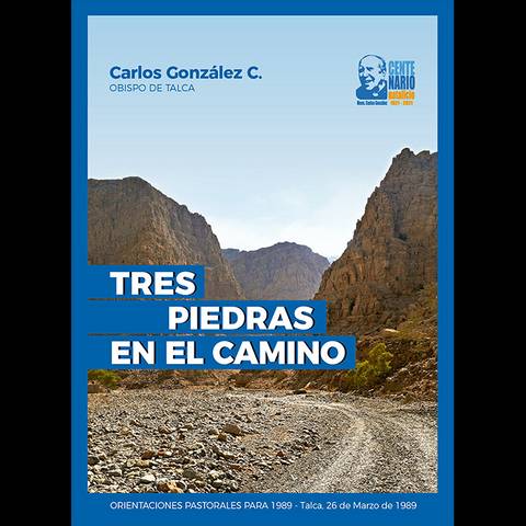 Una imagen que presenta un paisaje montañoso con un texto en primer plano que dice 'Tres piedras en el camino'.