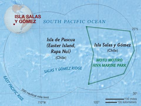 Mapa que muestra la ubicación de la Isla Salas y Gómez en el Océano Pacífico Sur, junto a la Isla de Pascua.