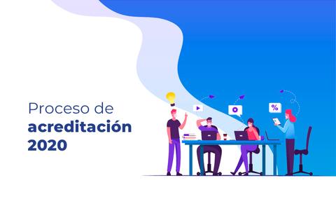 El diseño ilustra un proceso de acreditación con varias personas trabajando en computadoras y elementos visuales de ideas y estadísticas.