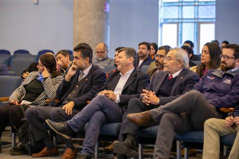 autoridades-y-expertos-se-reunieron-para-analizar-y-abordar-los-desafios-hidricos-del-maule.jpeg