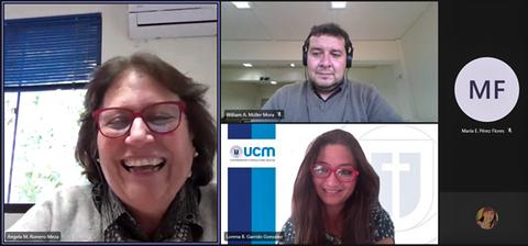 Una reunión virtual de cuatro personas, donde dos de ellas están sonriendo y parece que están disfrutando de la conversación.