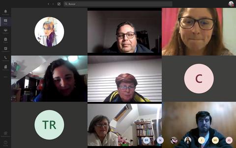 La imagen muestra una videoconferencia con varias personas en diferentes recuadros.