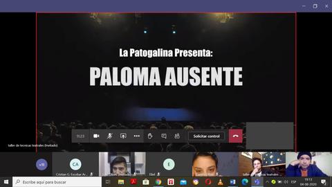 La imagen muestra una presentación titulada 'Paloma Ausente' de La Patogalina en un escenario con público.