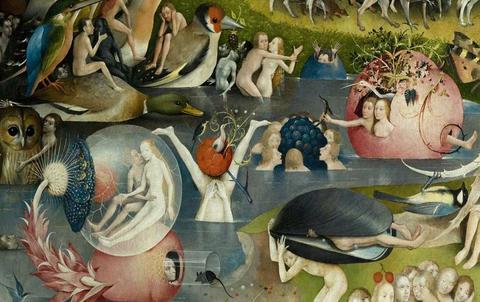 Una representación surrealista y onírica de figuras humanas y criaturas fantásticas en un paisaje acuático.