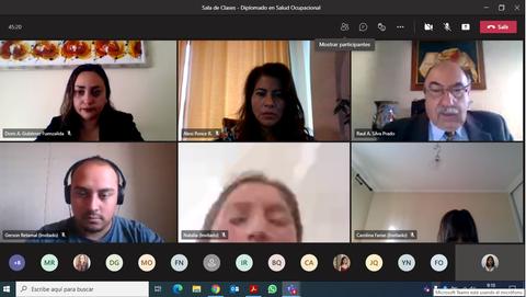 Una videoconferencia con varias personas en diferentes pantallas en un entorno de aula virtual.