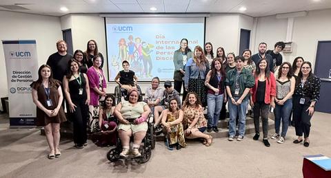 Celebración del Día Internacional de las Personas con Discapacidad en un ambiente inclusivo.