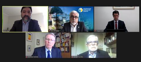 Una videoconferencia con cinco personas presentándose en diferentes cuadros, discutiendo temas relevantes.