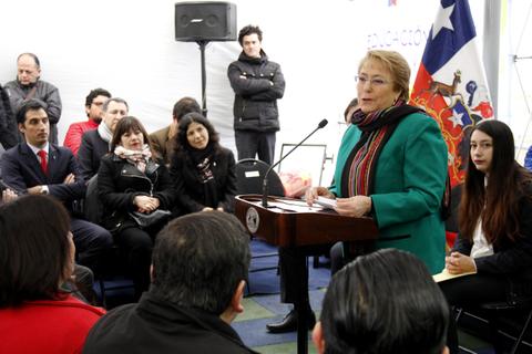 presidenta-michelle-bachelet-inauguro-nuevo-jardin-infantil-mundo-de-colores-en-talca.jpeg
