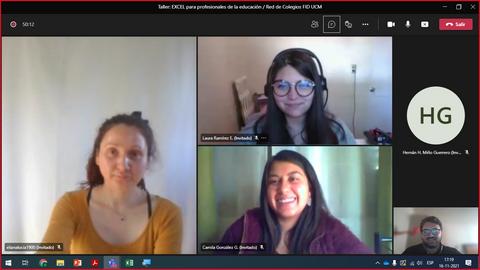 Una videoconferencia en la que participan tres mujeres y un hombre, todos en diferentes recuadros en la pantalla.