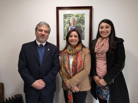 rector-ucm-y-directora-de-sede-se-reunen-con-gobernadora-de-curico-para-trabajar-en-conjunto.jpeg