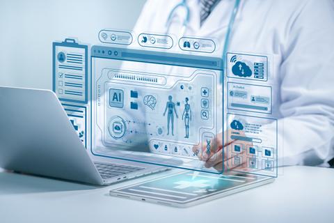 Un médico utilizando tecnología avanzada en un entorno digital para el cuidado de la salud.