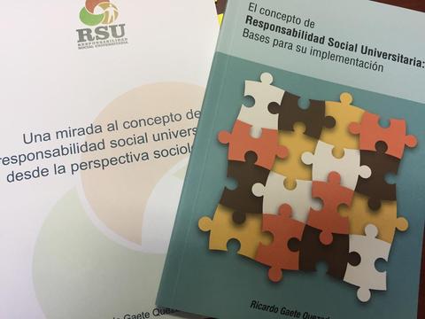 La imagen muestra dos libros relacionados con la responsabilidad social universitaria.