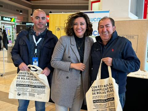ucm-y-seremi-del-medio-ambiente-en-el-dia-internacional-sin-bolsas-plasticas-llama-a-utilizar-reutilizables.jpeg