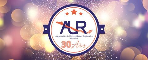Logo conmemorativo de los 30 años de la Agrupación de Universidades Regionales de Chile.